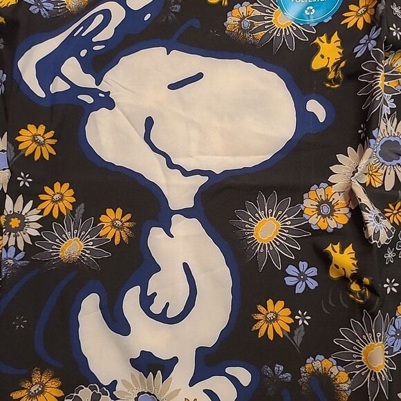 Cherokee Scrubs Shirt Nurse Tooniforms Peanuts Snoopy Floral VNeck Large NEW NWT - Picture 2 of 8